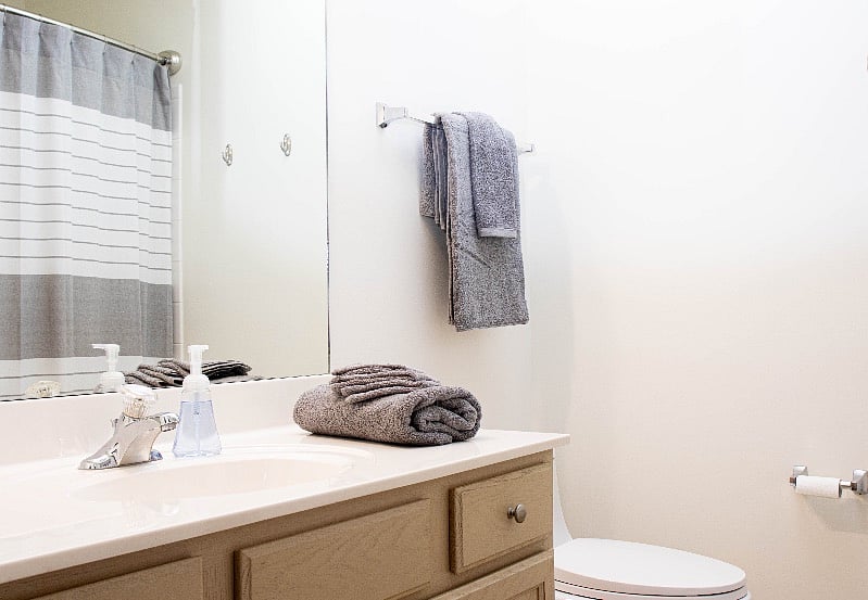 Master bath with oversized tub