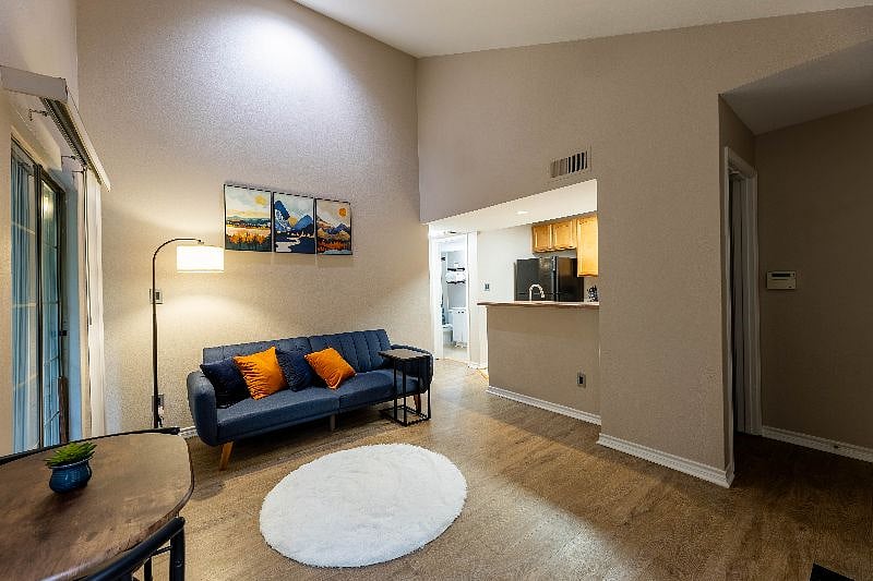 Furnished Finder property 527422_1 photo 3