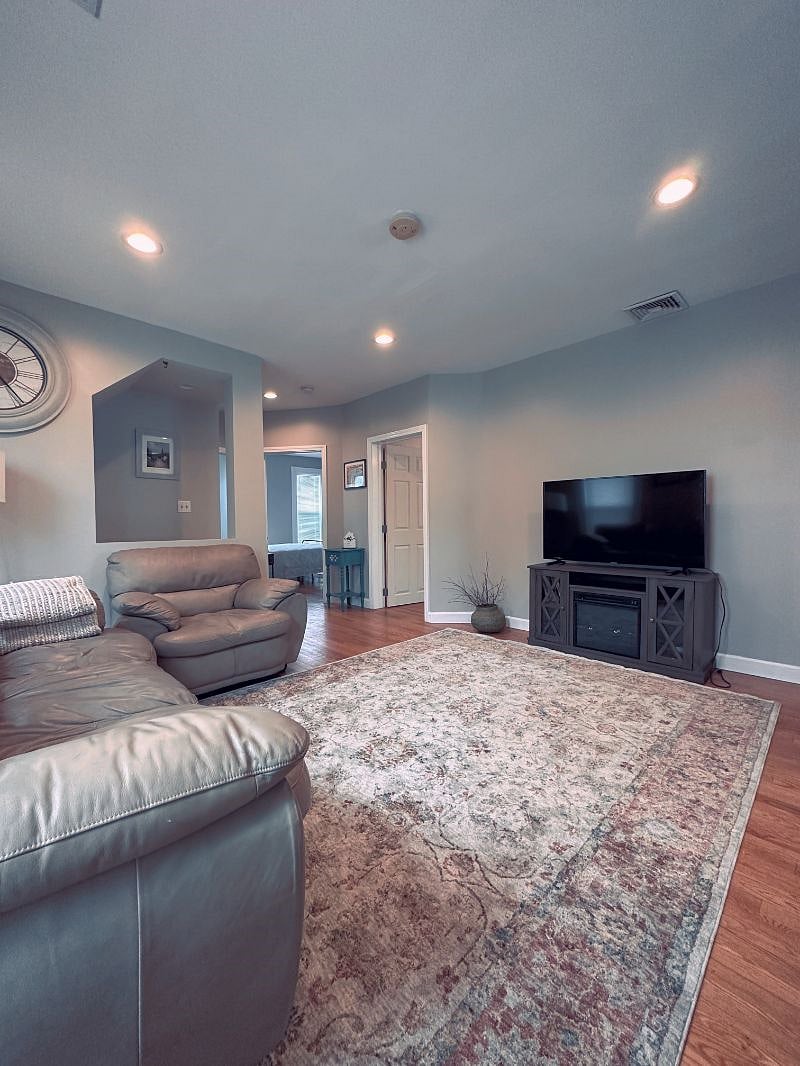Furnished Finder property 527565_1 photo 1