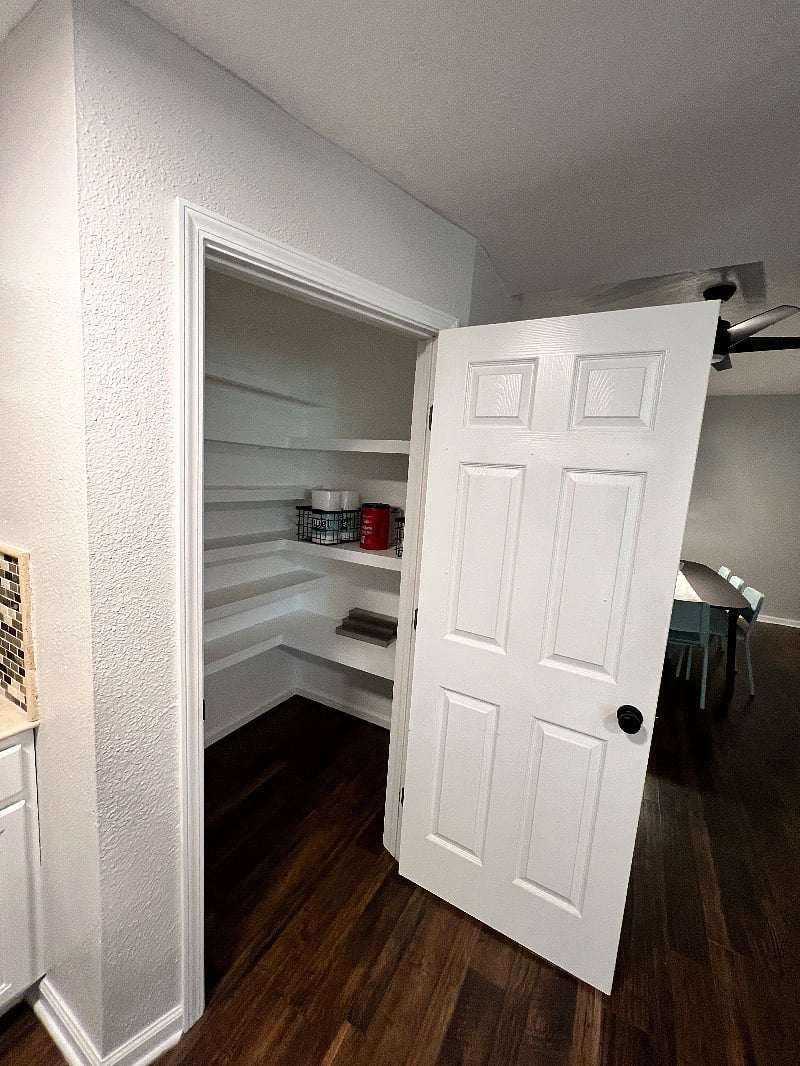 Walk in pantry