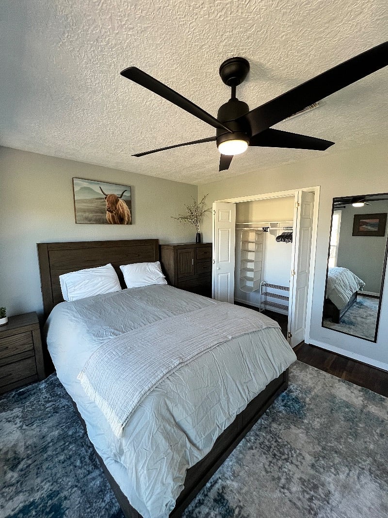Bedroom Queen Bed