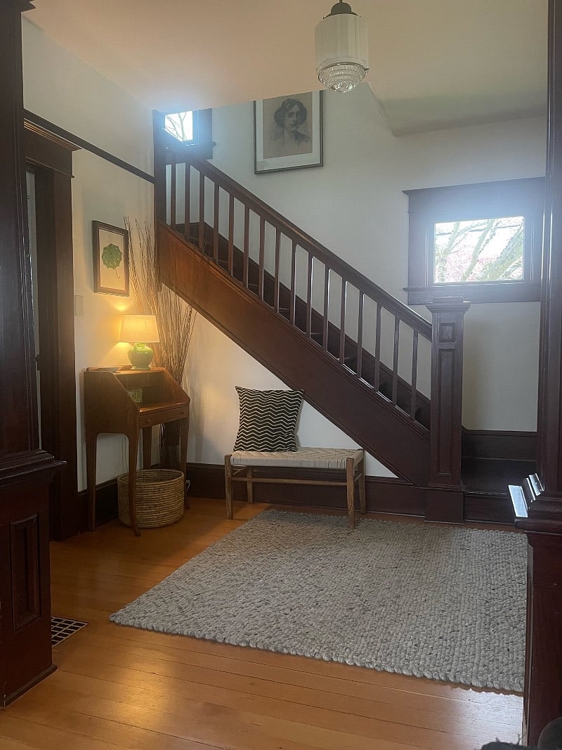 Entry Hall/ Stairs