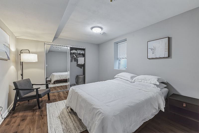 Room 4 is a large and bright room with a Queen-sized bed, closet with organizers for all your things. Large window with faux wood blinds for sleeping!