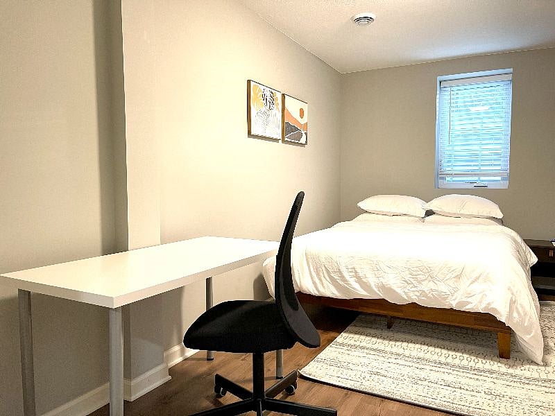 A desk and a comfortable chair are placed in Room 5, so you can work during your stay.