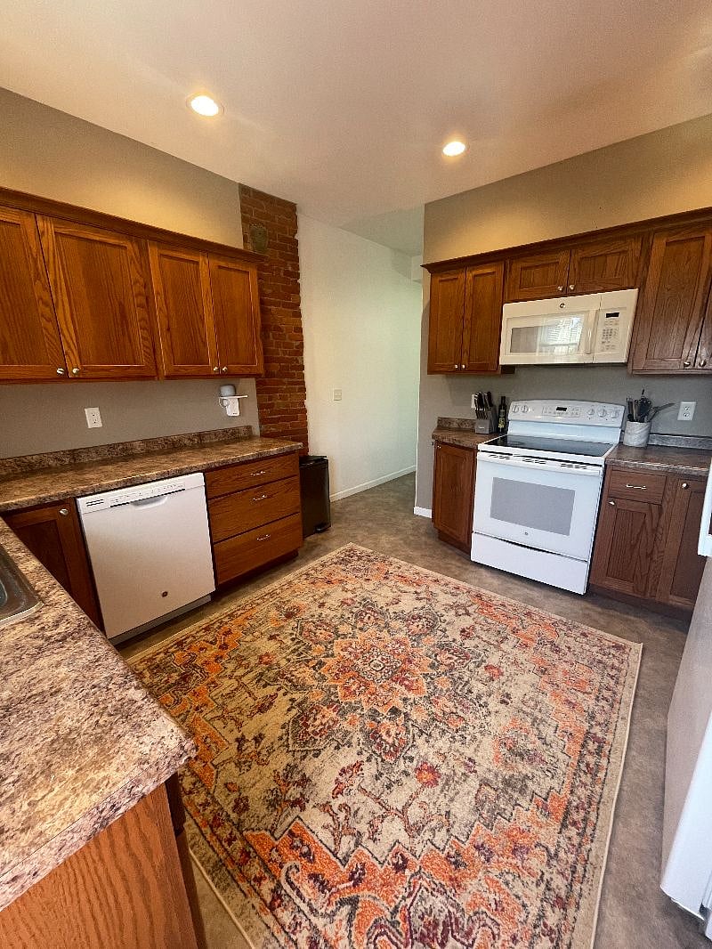 Furnished Finder property 528008_1 photo 6