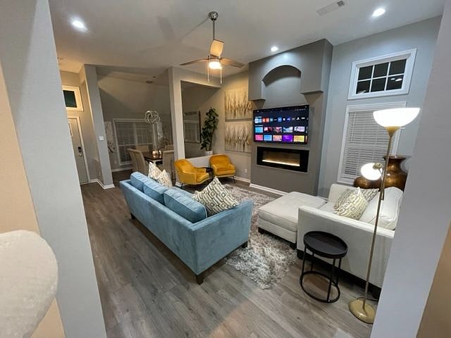 Furnished Finder property 528102_1 photo 3