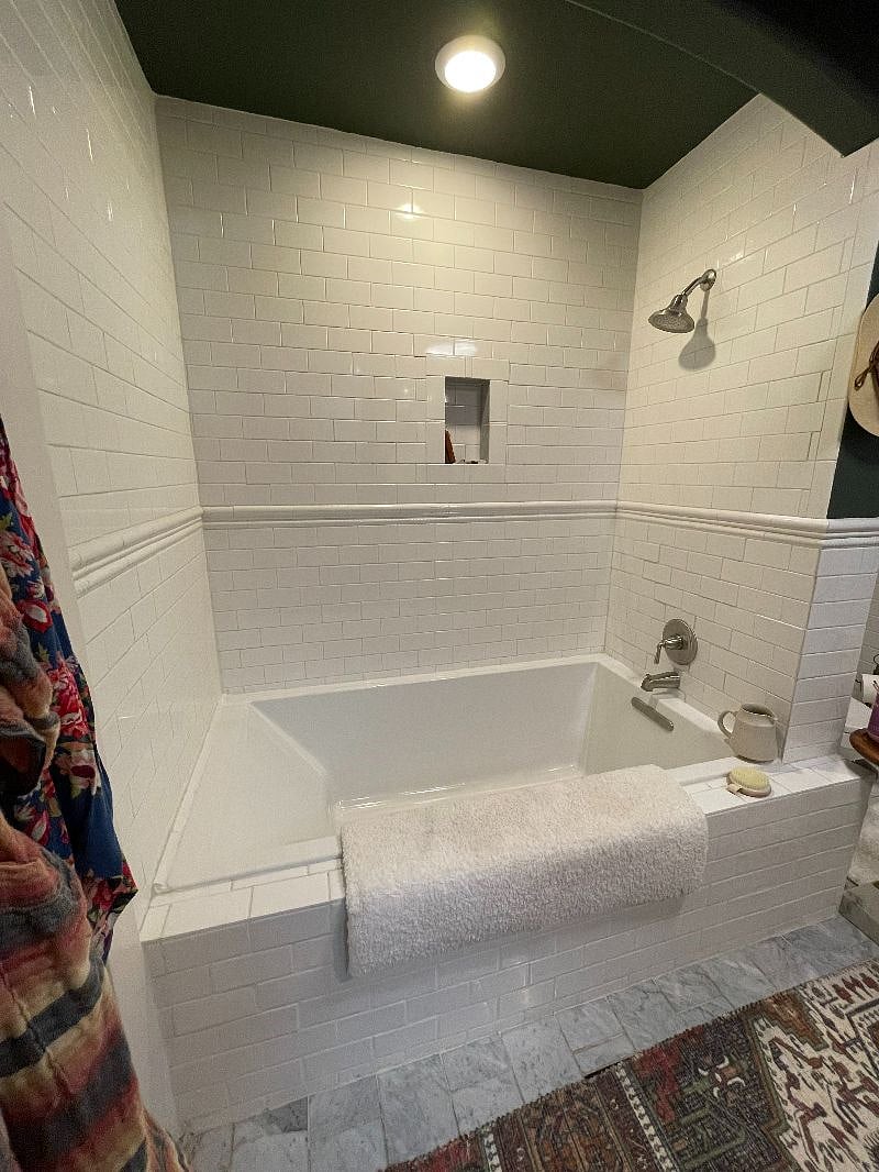 Master Bathroom Soaking tub