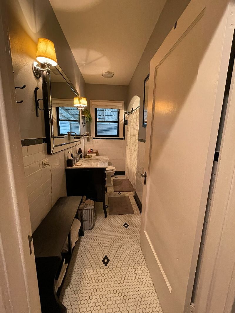 Guest Bathroom w/ Shower