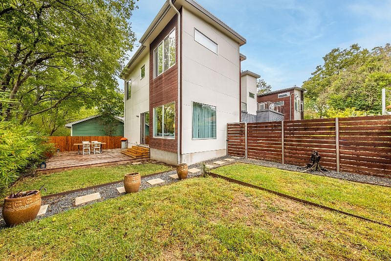 Furnished Finder property 528212_1 photo 15