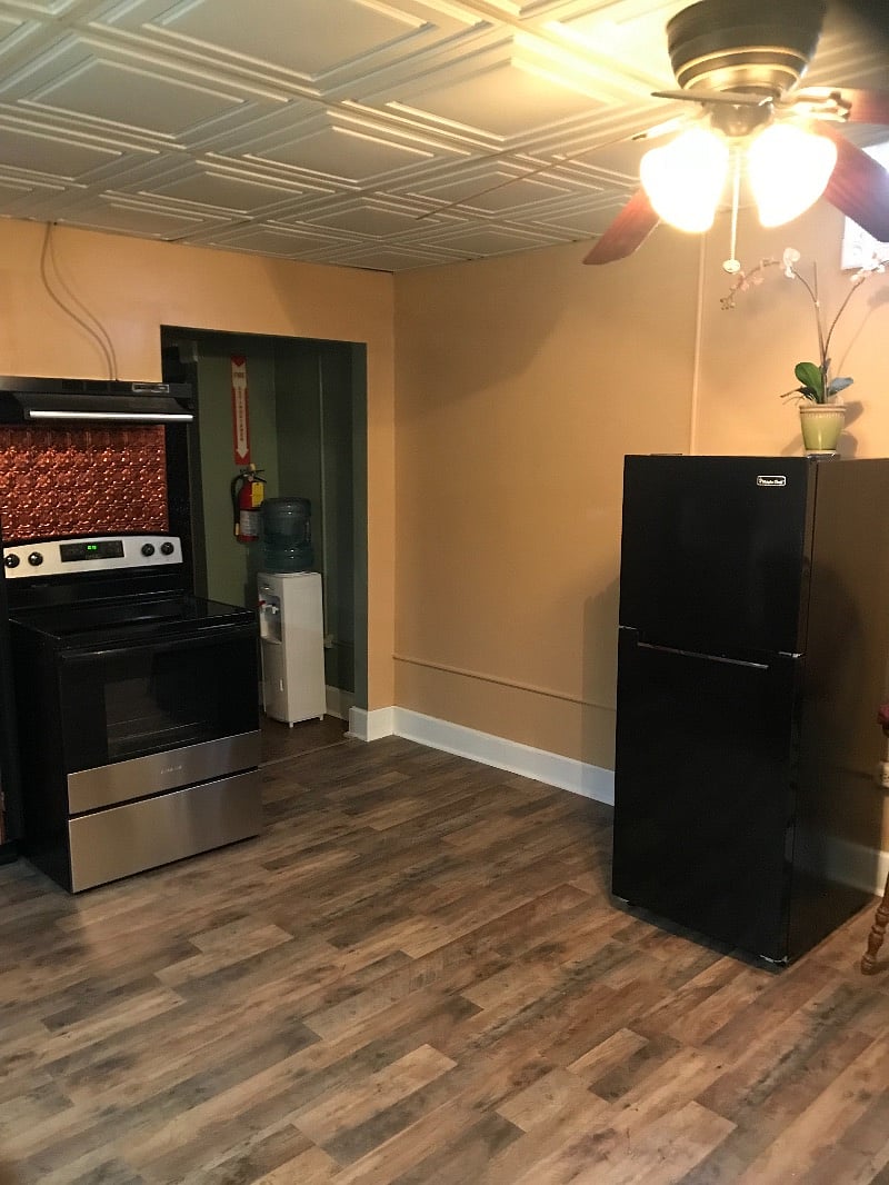 Full kitchen 