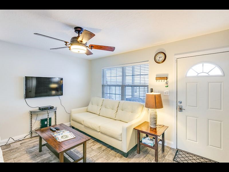 Furnished Finder property 528384_1 photo 18