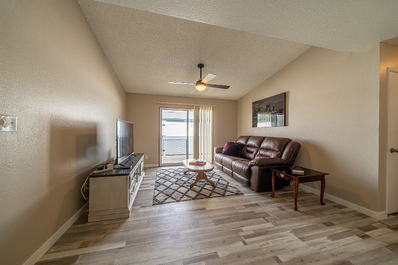 Furnished Finder property 528534_1 photo 12