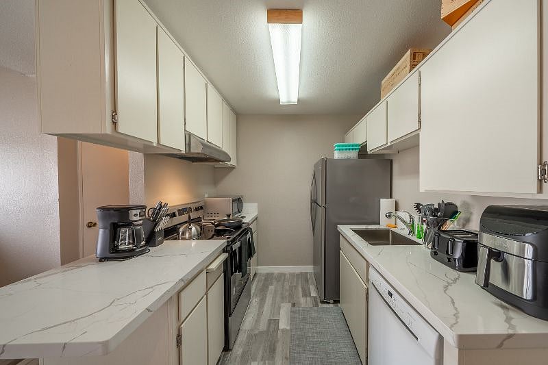 Furnished Finder property 528534_1 photo 16