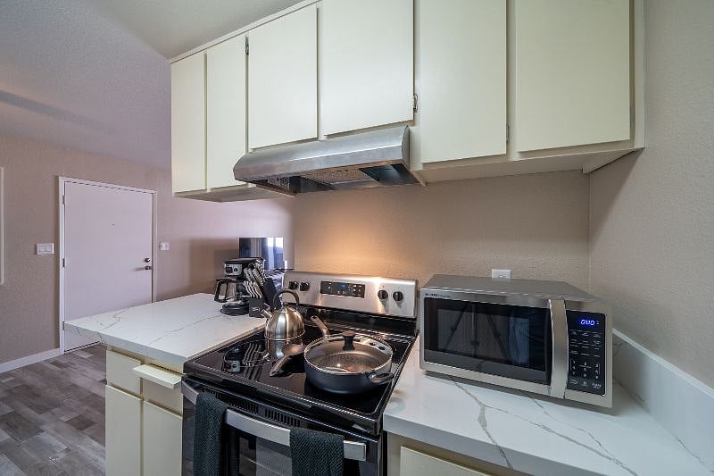 Furnished Finder property 528534_1 photo 20