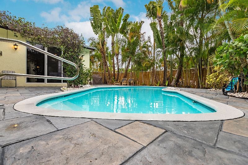 Furnished Finder property 528581_1 photo 6