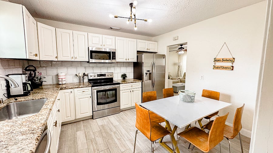 Furnished Finder property 528602_1 photo 6