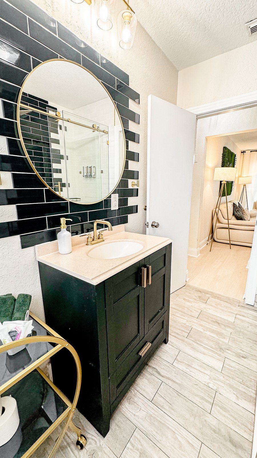 Furnished Finder property 528602_1 photo 23