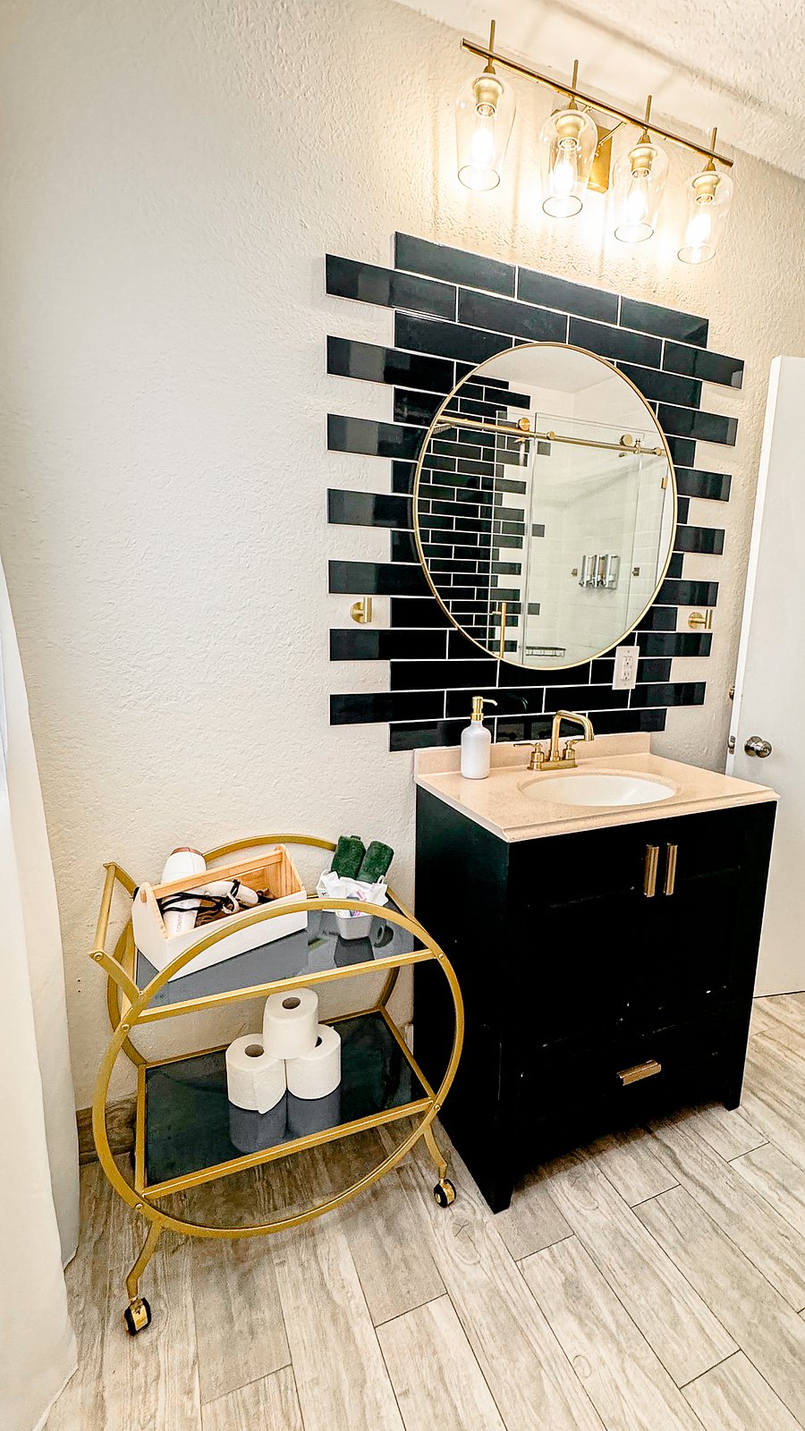 Furnished Finder property 528602_1 photo 22