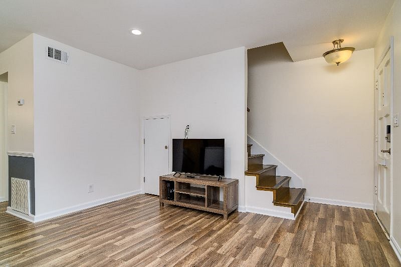 Furnished Finder property 528627_1 photo 6