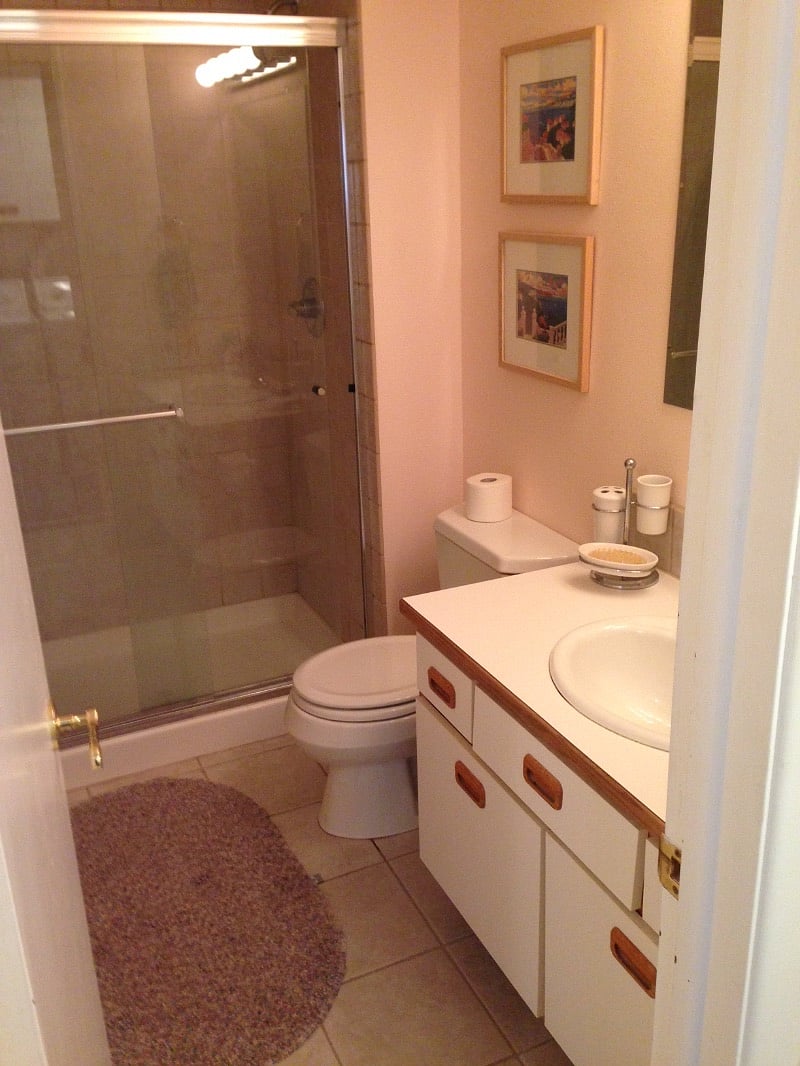 Queen Bathroom