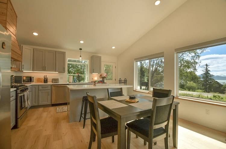 Furnished Finder property 528767_1 photo 10