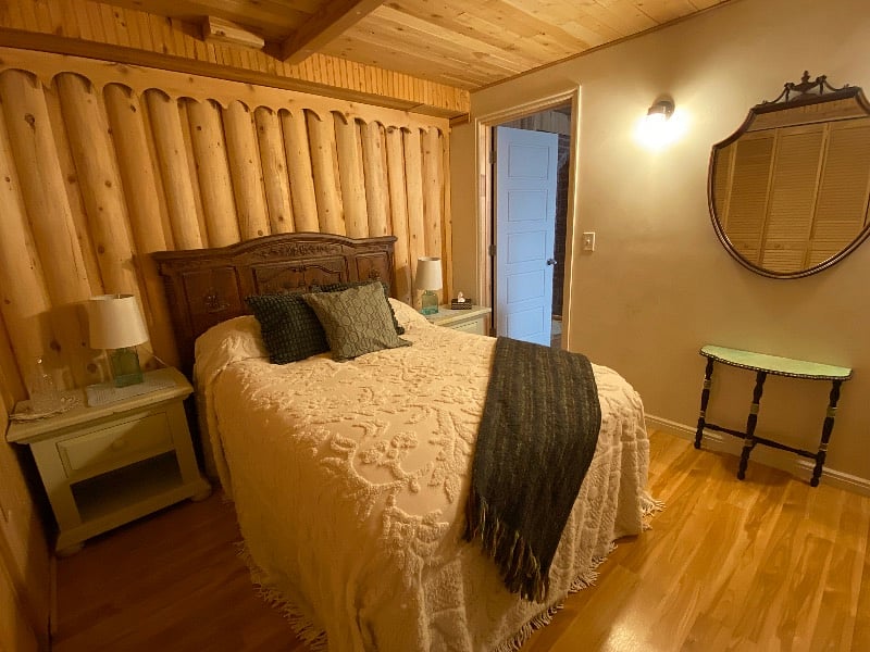 Second bedroom with full sized bed