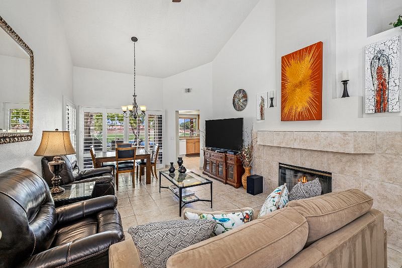 Furnished Finder property 528851_1 photo 2