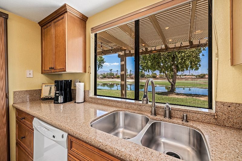 Furnished Finder property 528851_1 photo 9