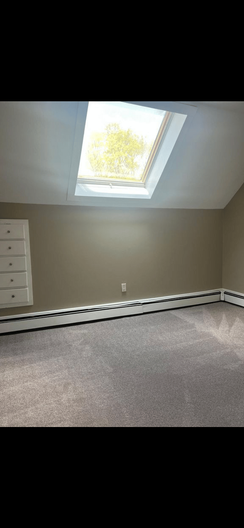 To be furnished with queen bed/ dresser/ nightstand