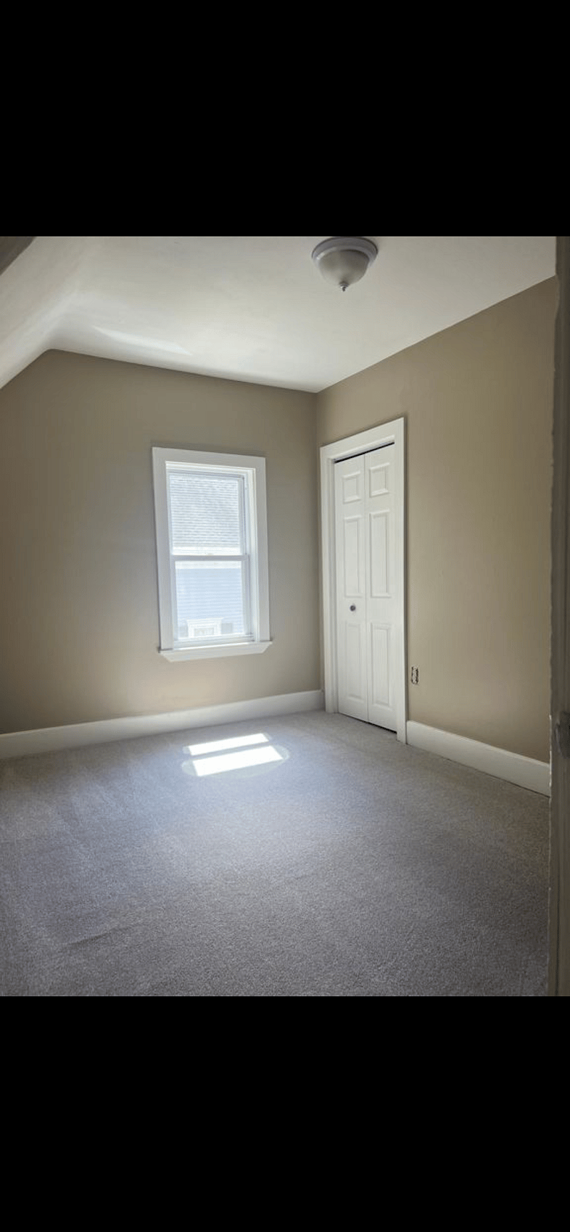 To be furnished with queen bed/ dresser/ nightstand