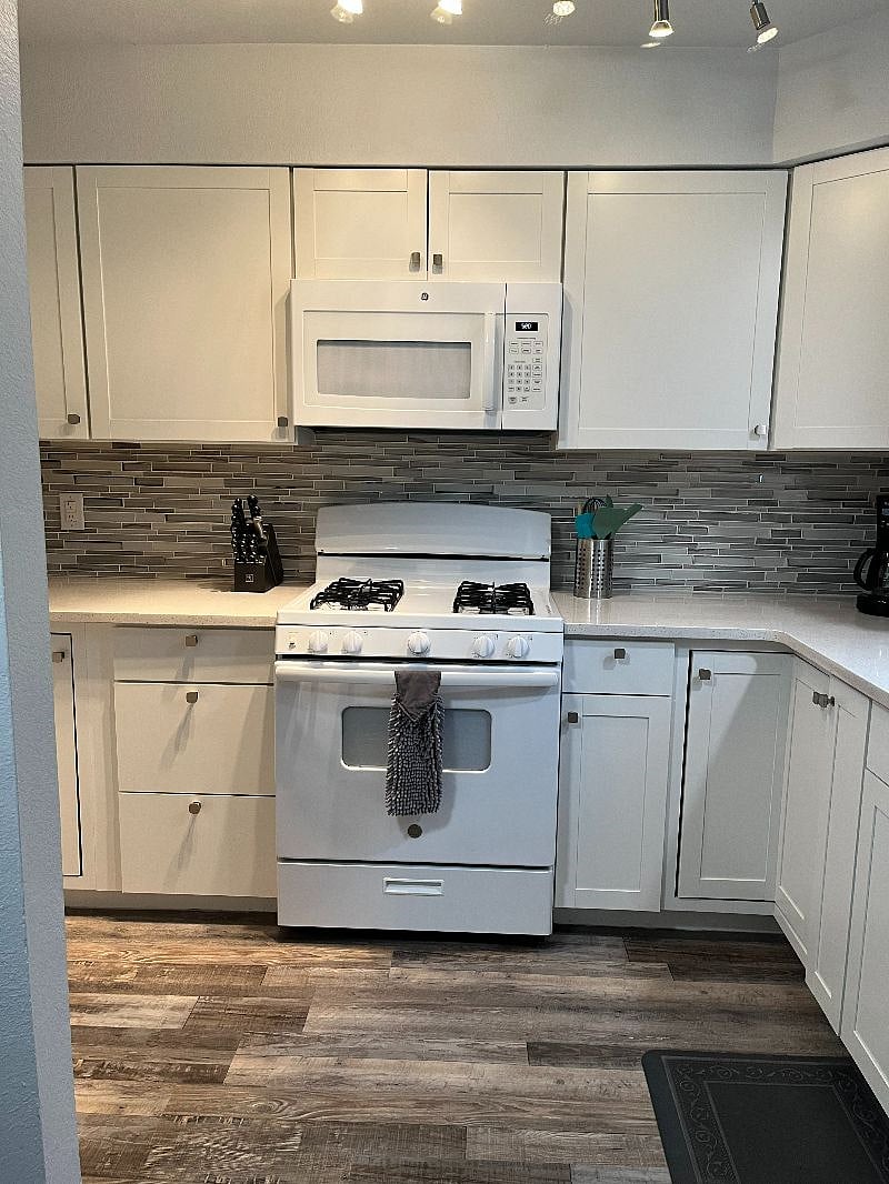 Furnished Finder property 528886_1 photo 9