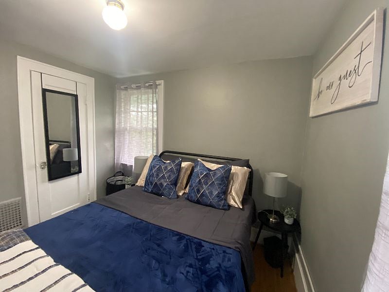 Bedroom #3-Full size. Memory foam mattress. 