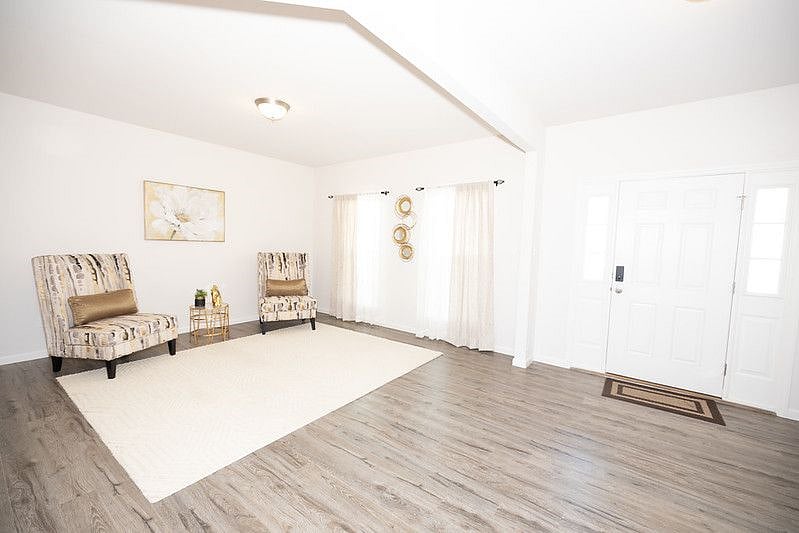 Furnished Finder property 529256_3 photo 8