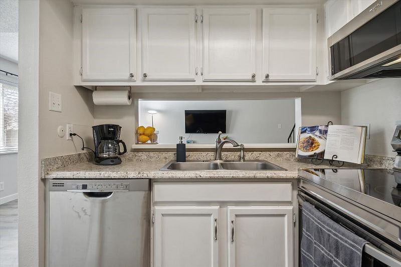 Furnished Finder property 529284_1 photo 9
