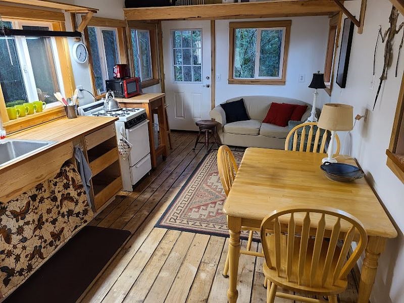 kitchen/living room