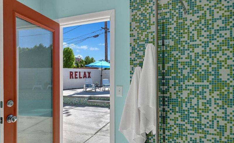 2nd bathroom