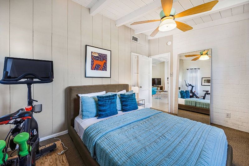 2nd bedroom