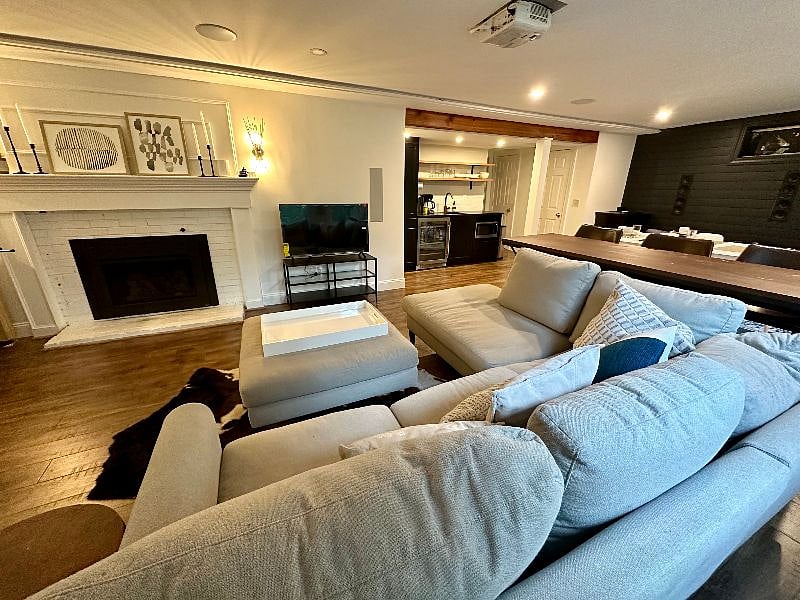 Furnished Finder property 529500_1 photo 3