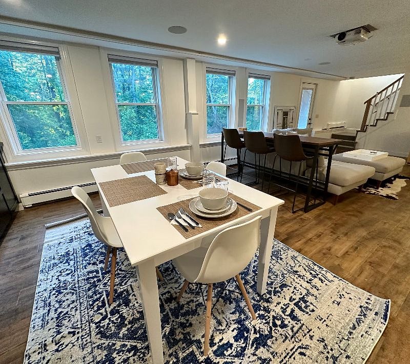Table for 4 and extra seating while you watch tv!