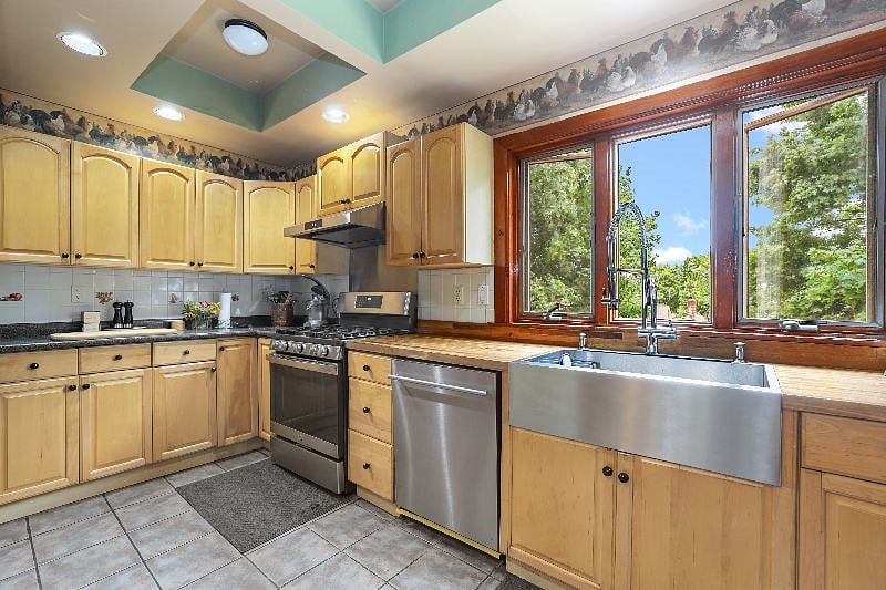 Furnished Finder property 529515_1 photo 8