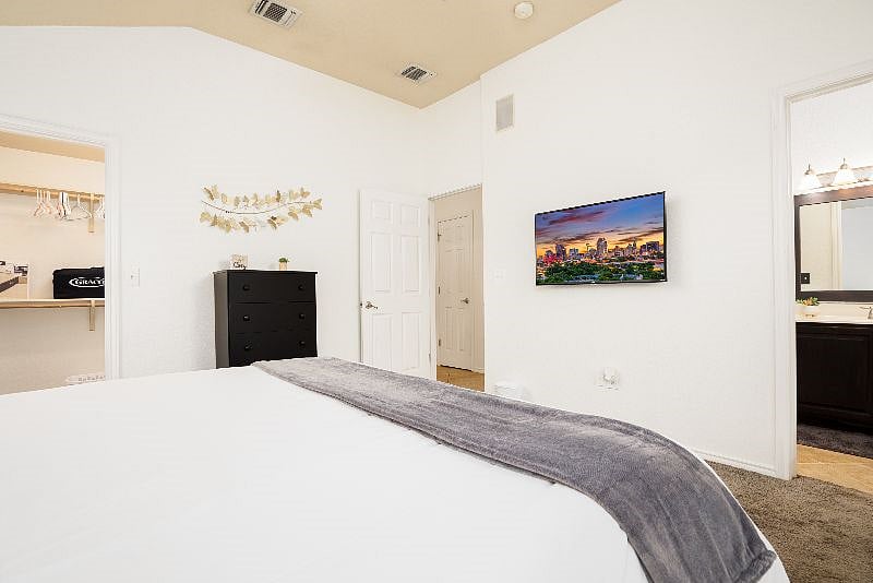 Furnished Finder property 529590_1 photo 4