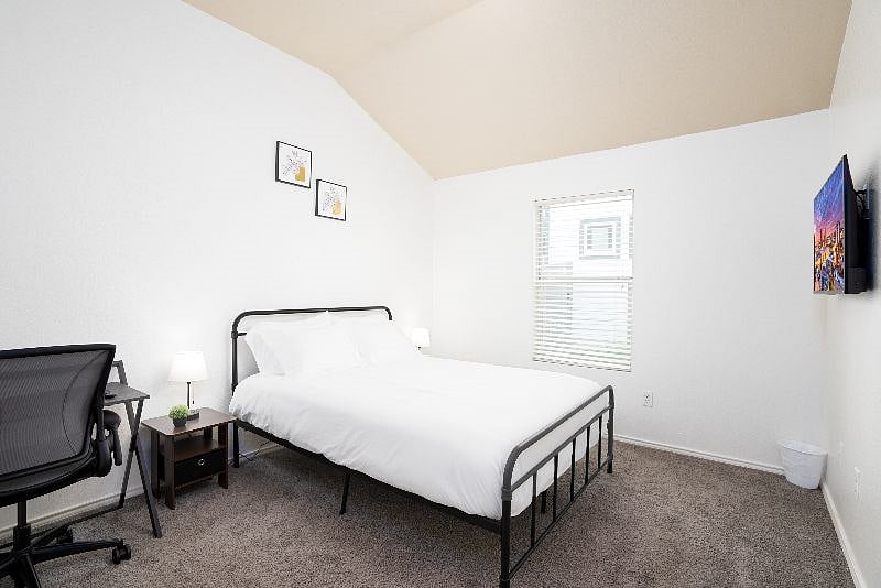Furnished Finder property 529590_1 photo 8