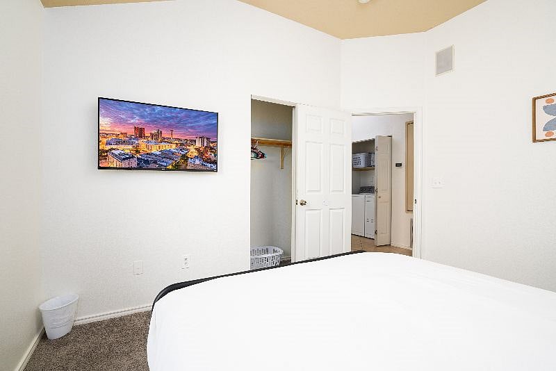 Furnished Finder property 529590_1 photo 9