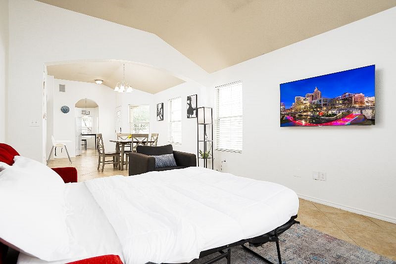 Furnished Finder property 529590_1 photo 13