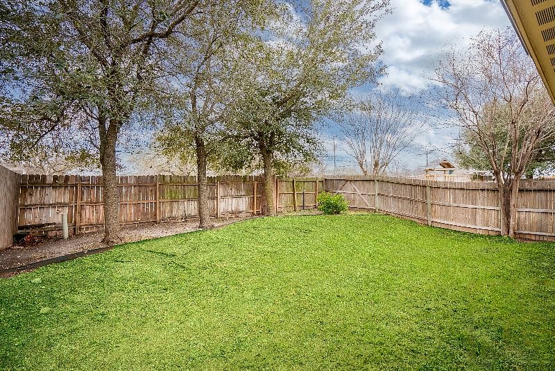 Furnished Finder property 529590_1 photo 42