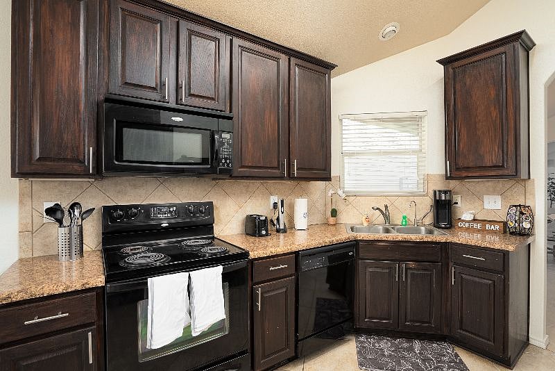 Furnished Finder property 529590_1 photo 47
