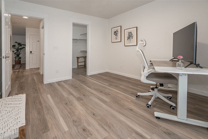 Your workspace! Embrace the digital nomad lifestyle in our WiFi-equipped room. 
