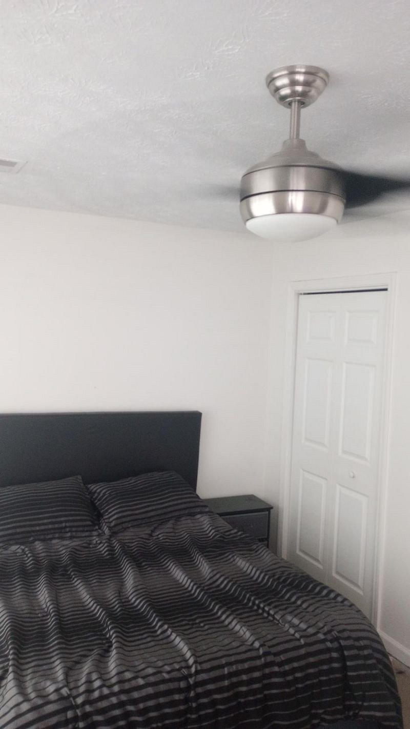Queen Bedroom upstairs over looking front of house #2