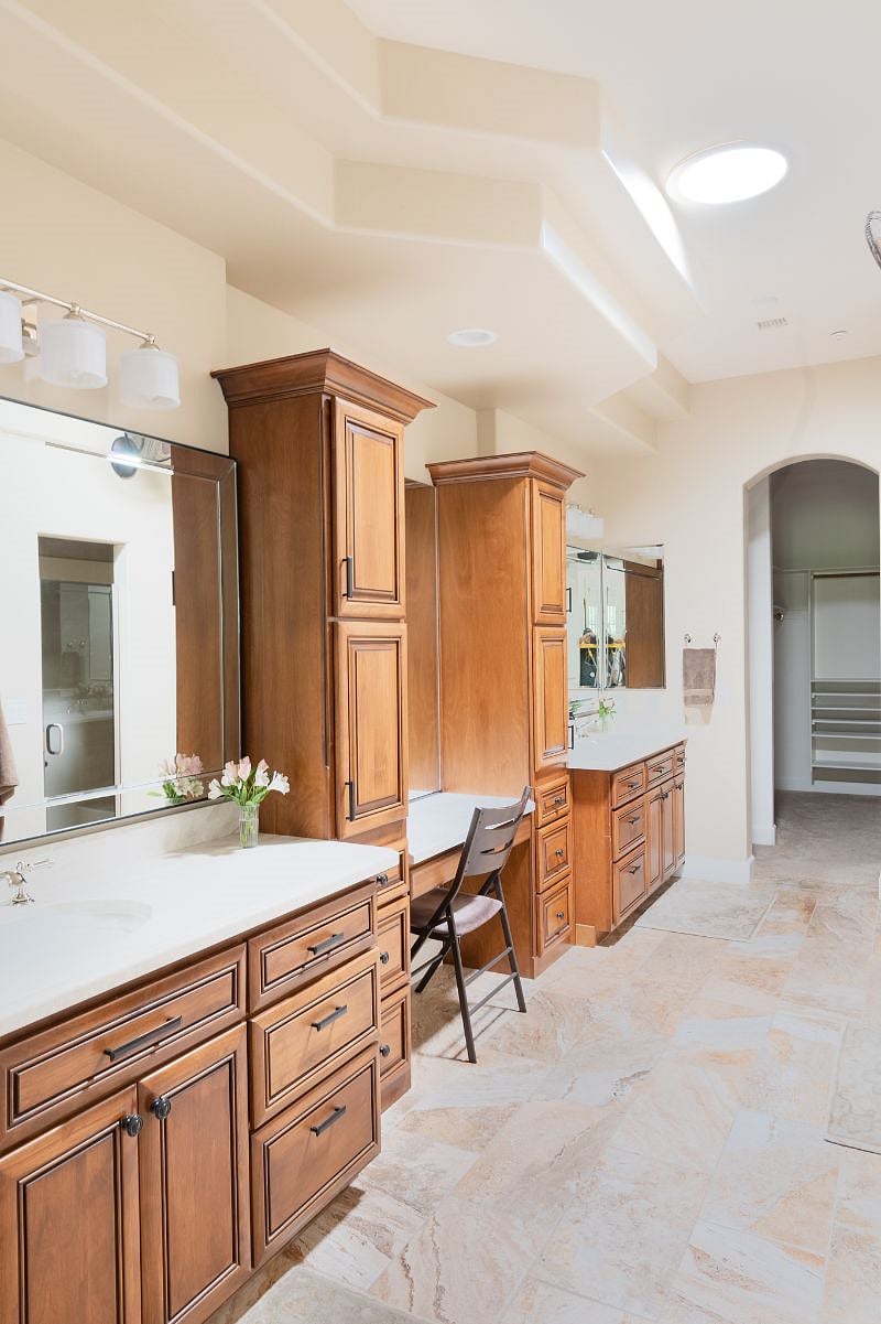 Master bath - dual vanity - walk-in shower - attached large closet