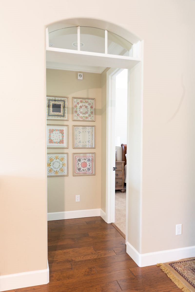 Entry to bedroom 2 and bathroom 2